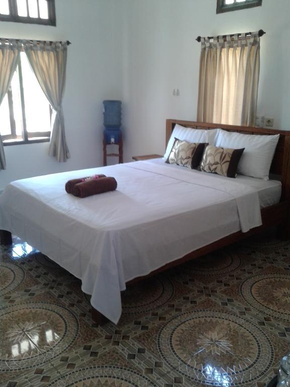 Putri Homestay Gili Meno Room photo