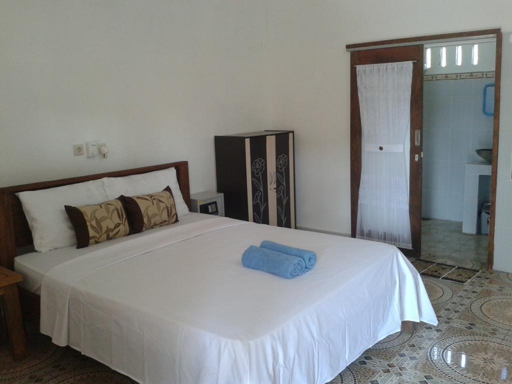 Putri Homestay Gili Meno Room photo