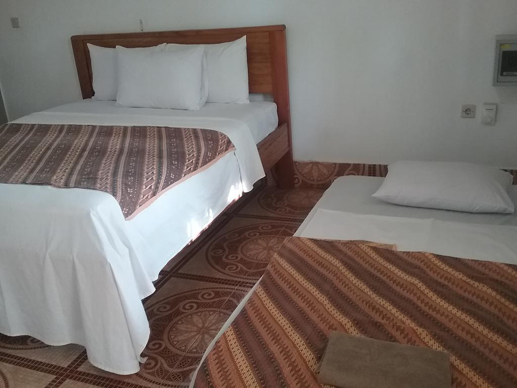 Putri Homestay Gili Meno Exterior photo
