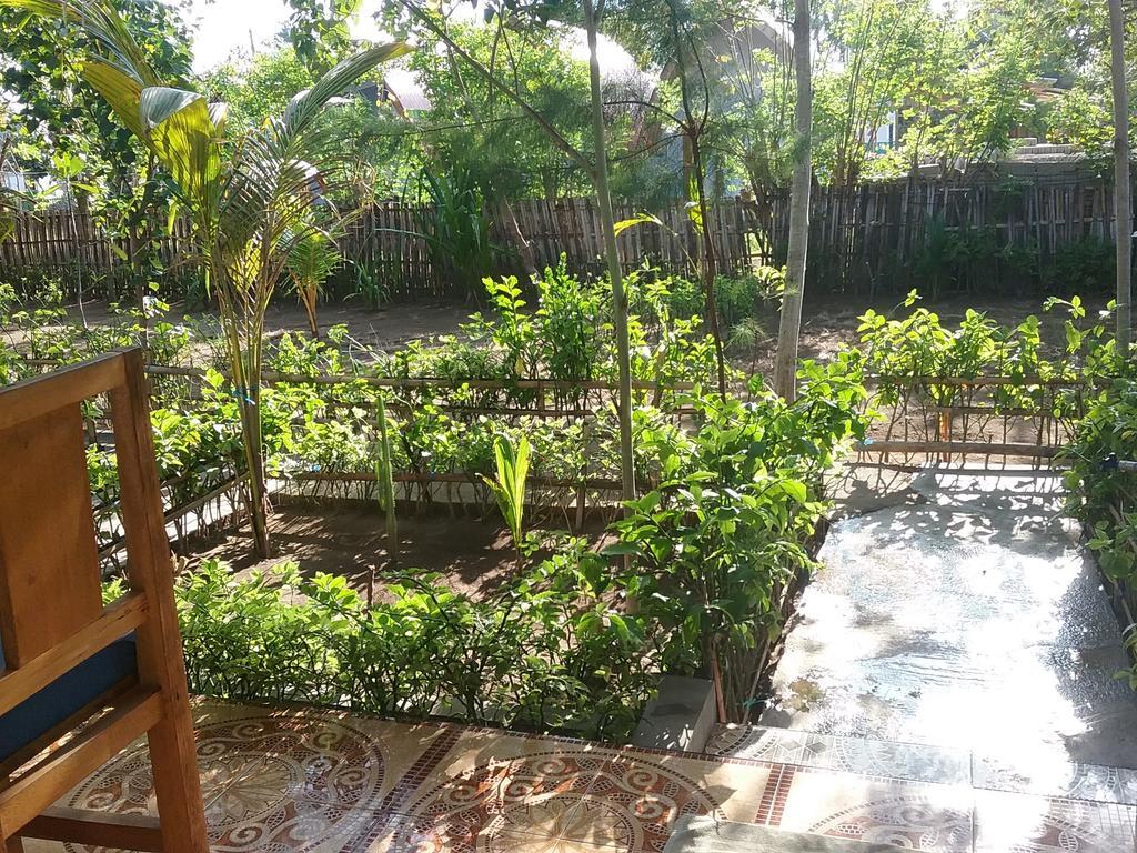 Putri Homestay Gili Meno Exterior photo